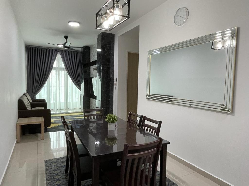 Legasi Kampung Baru Guest House By Rumahrehat Kuala Lumpur Ngoại thất bức ảnh